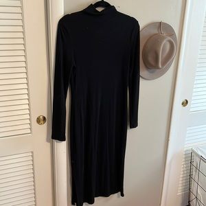 Long sleeved ribbed midi dress